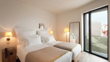 Superior tweepersoonskamer (Alfama) | Lakens van Egyptisch katoen, een minibar, een kluis op de kamer