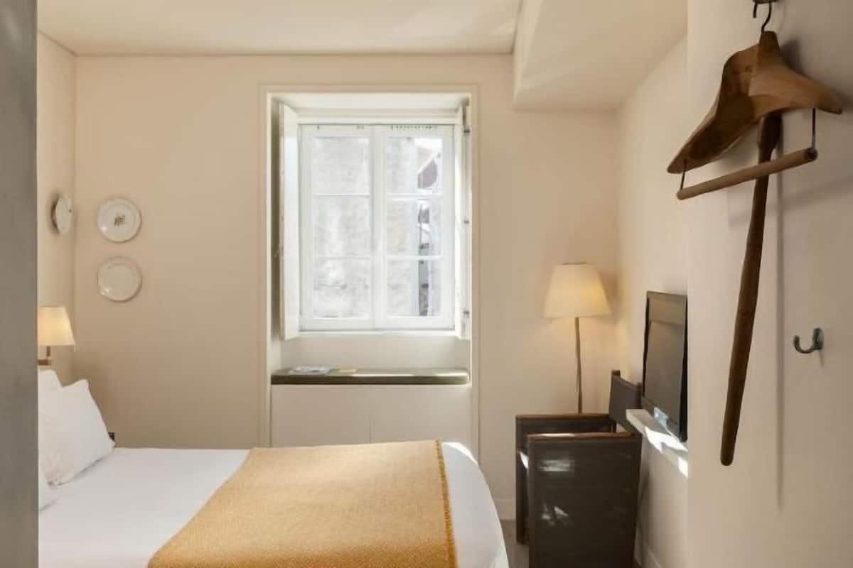 Egyptian cotton sheets, minibar, in-room safe, desk