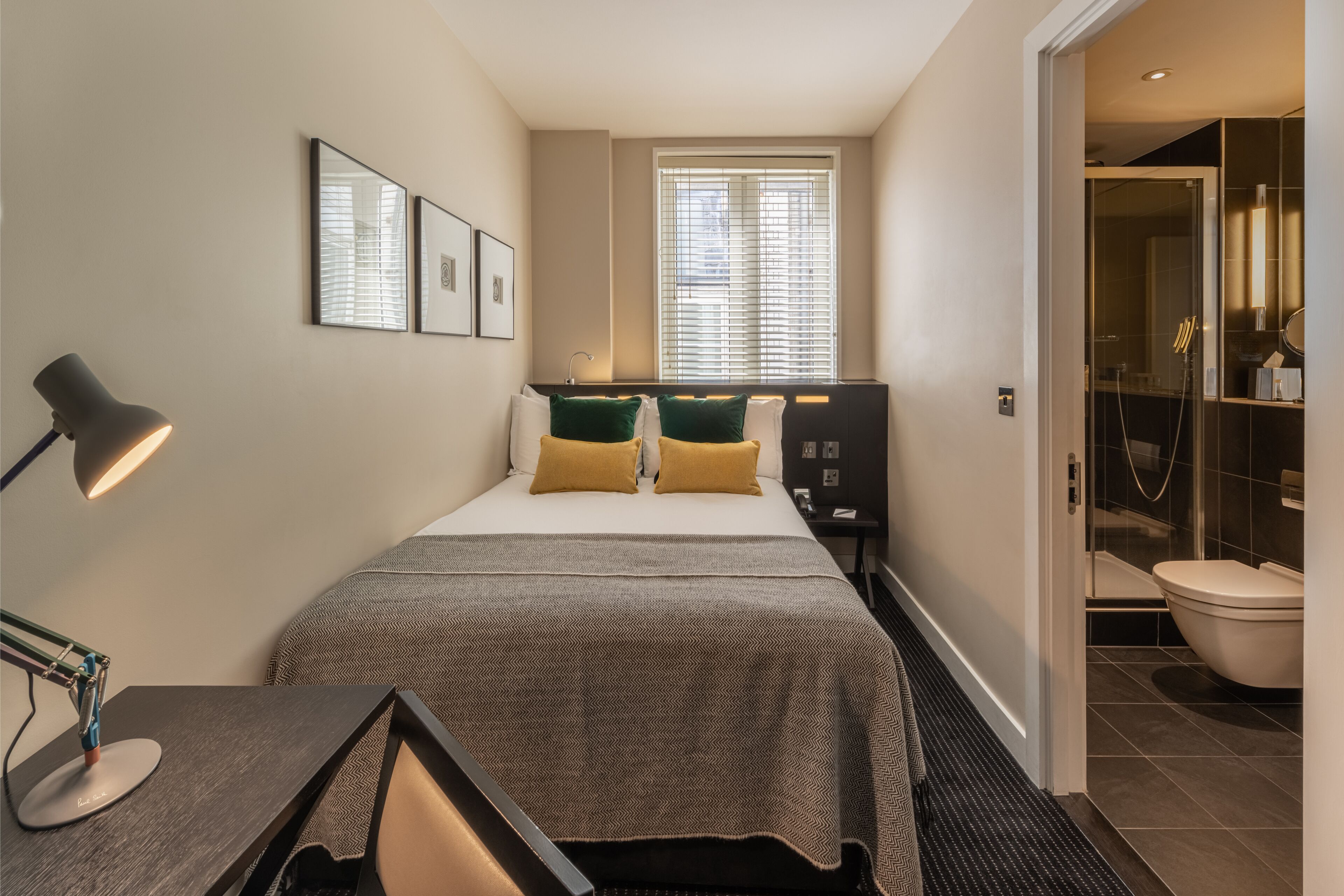 small double | 1 bedroom, in-room safe, desk, soundproofing