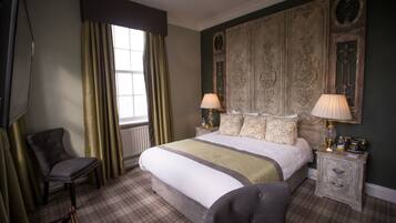 Executive Double Room | Desk, iron/ironing board, rollaway beds, free WiFi