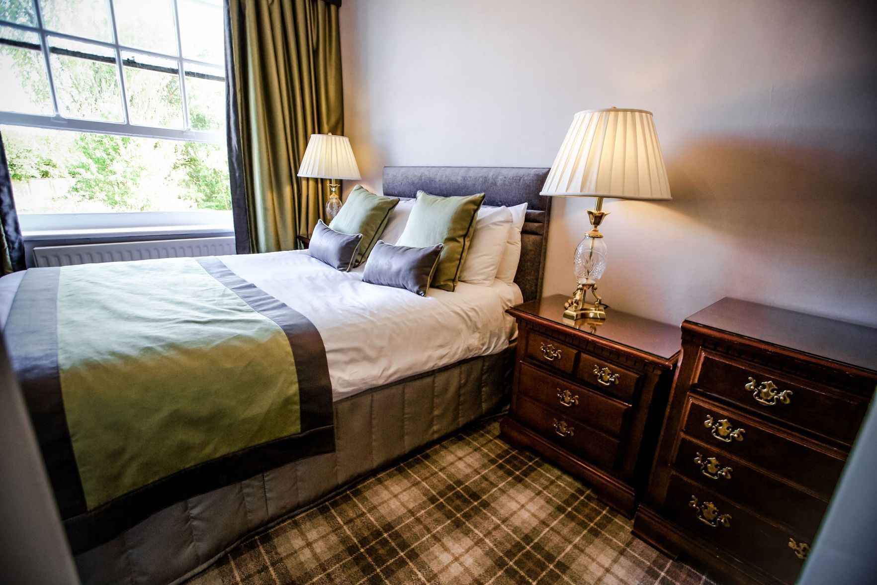 Desk, iron/ironing board, rollaway beds, free WiFi