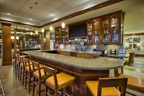 Bar (on property) - Hilton Garden Inn Durham/University Medical Center (Durham)