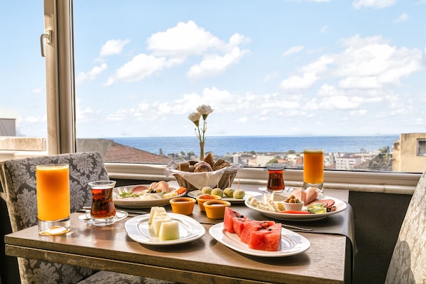 Free daily continental breakfast - AHC Grand Bazaar Hotel (Istanbul)