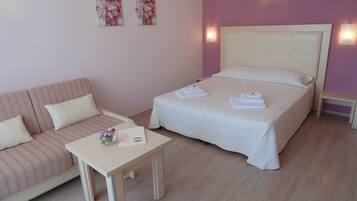 Familien-Suite | Zimmersafe, schallisolierte Zimmer, kostenlose Babybetten