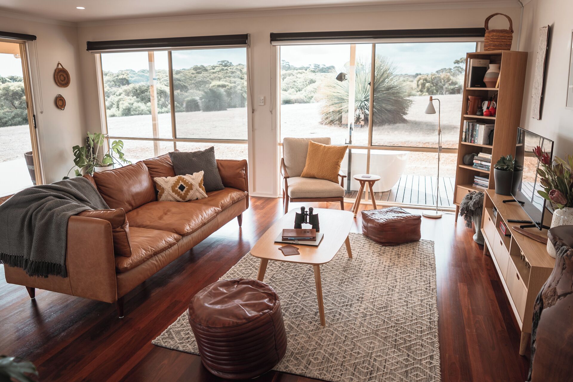 Casa de campo, 3 habitaciones | Área de sala de estar | Televisión de pantalla plana, chimenea y reproductor de DVD 