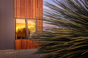 Luxury Loft | 3 bedrooms, Egyptian cotton sheets, premium bedding, Select Comfort beds - Ecopia Retreat (Seddon)