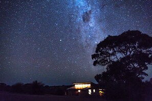 A house with a view of the Milky Way. - Ecopia Retreat (Seddon)