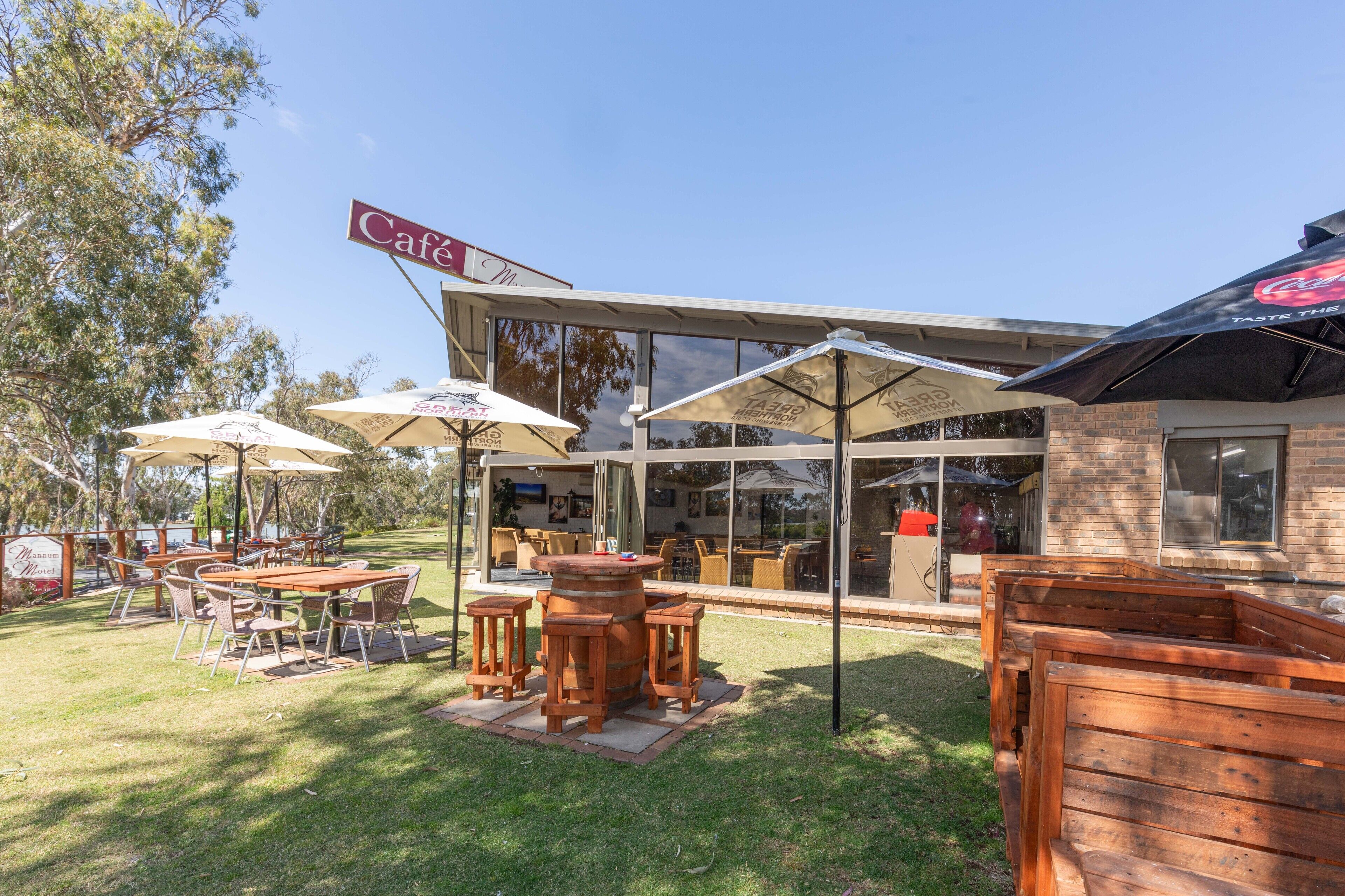 daily cooked-to-order breakfast for a fee