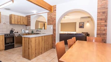 Standaard appartement | Dineren in de kamer