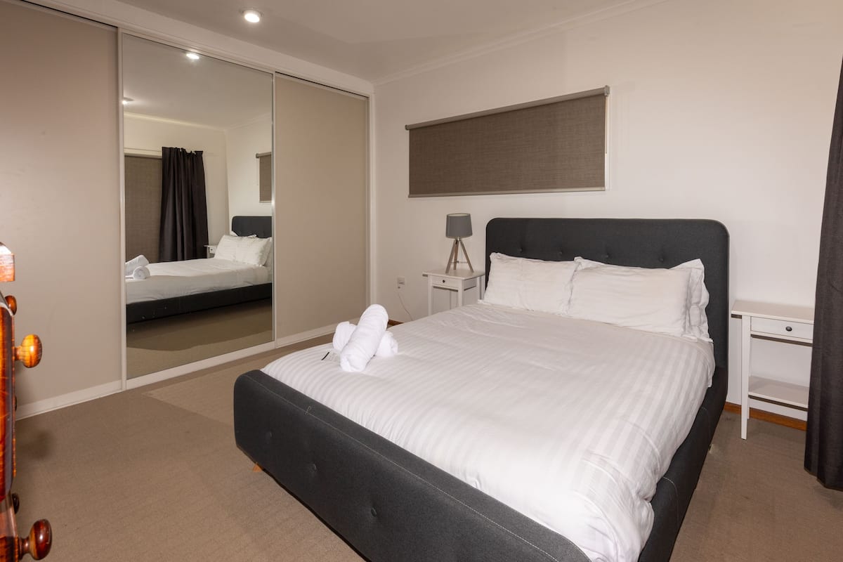 Standard Apartment | Desk, iron/ironing board, free WiFi, bed sheets