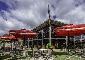 Fachada de la propiedad