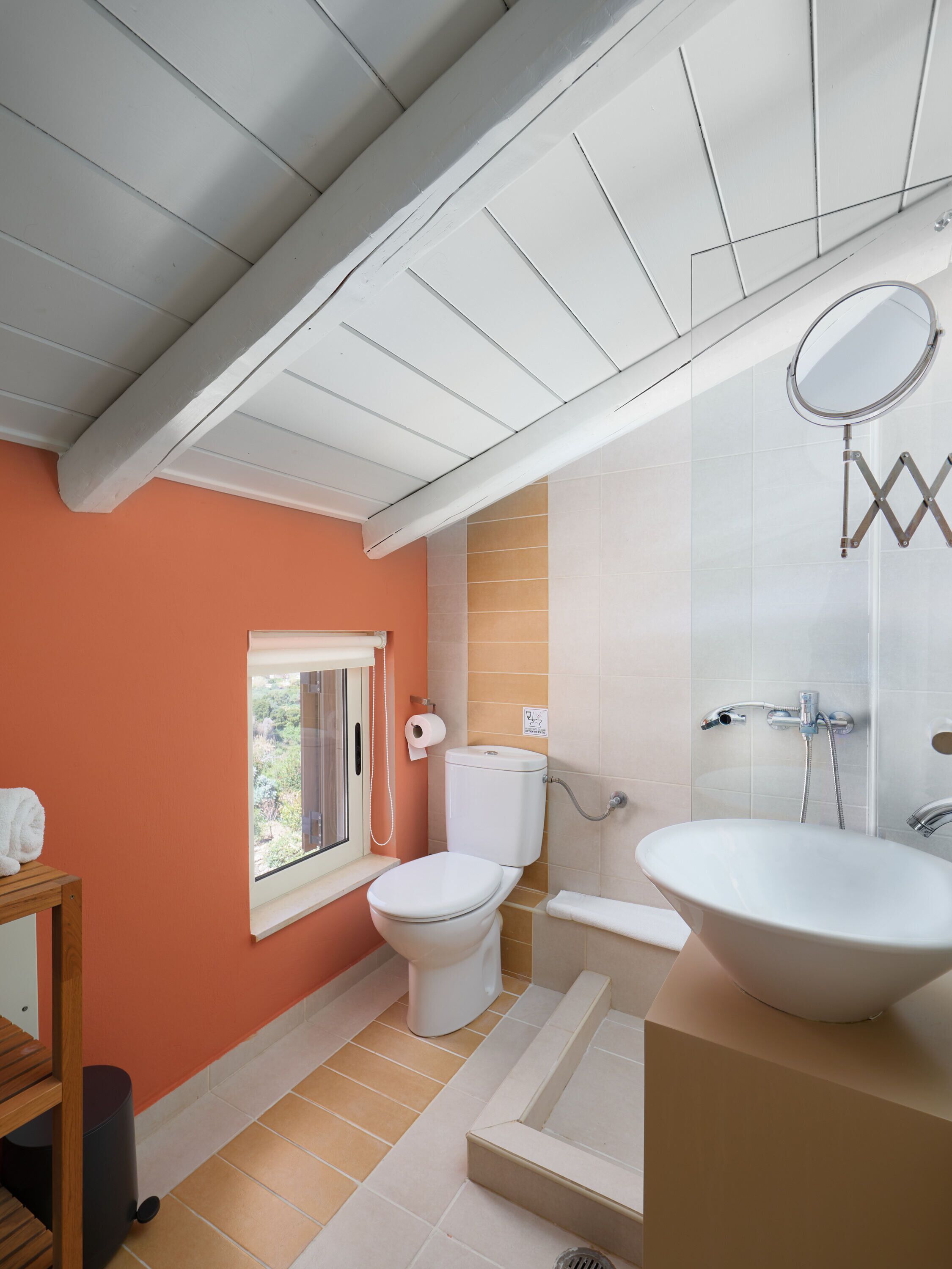 superior maisonette | bathroom | free toiletries, hair dryer, towels, soap