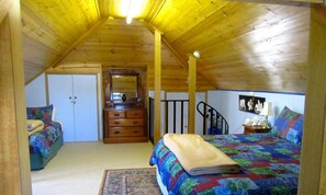 Deluxe Loft, 1 Bedroom | Soundproofing, free WiFi - Triabunna Cabin and Caravan Park (Triabunna)