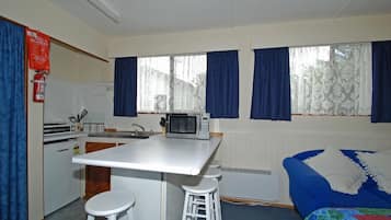 Family Cabin | 1 bedroom, soundproofing, free WiFi