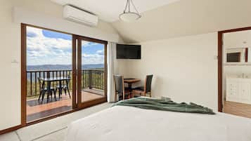 Loft (Suite, 1 Night Min)