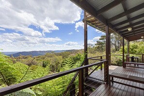 Cliff View Room | Individually decorated, individually furnished, desk, blackout drapes - Valley of the Waters B&B (Wentworth Falls)