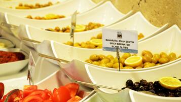 Daily buffet breakfast (TRY 450 per person)