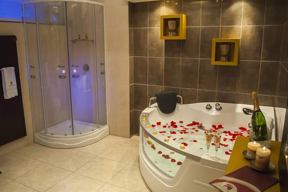 presidential suite | jetted bathtub