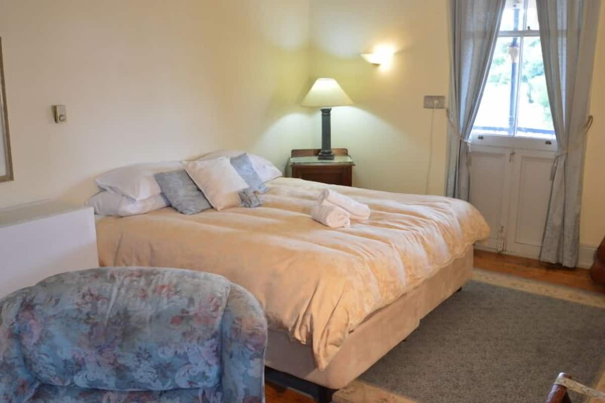 Hypo-allergenic bedding, down duvets, pillow-top beds