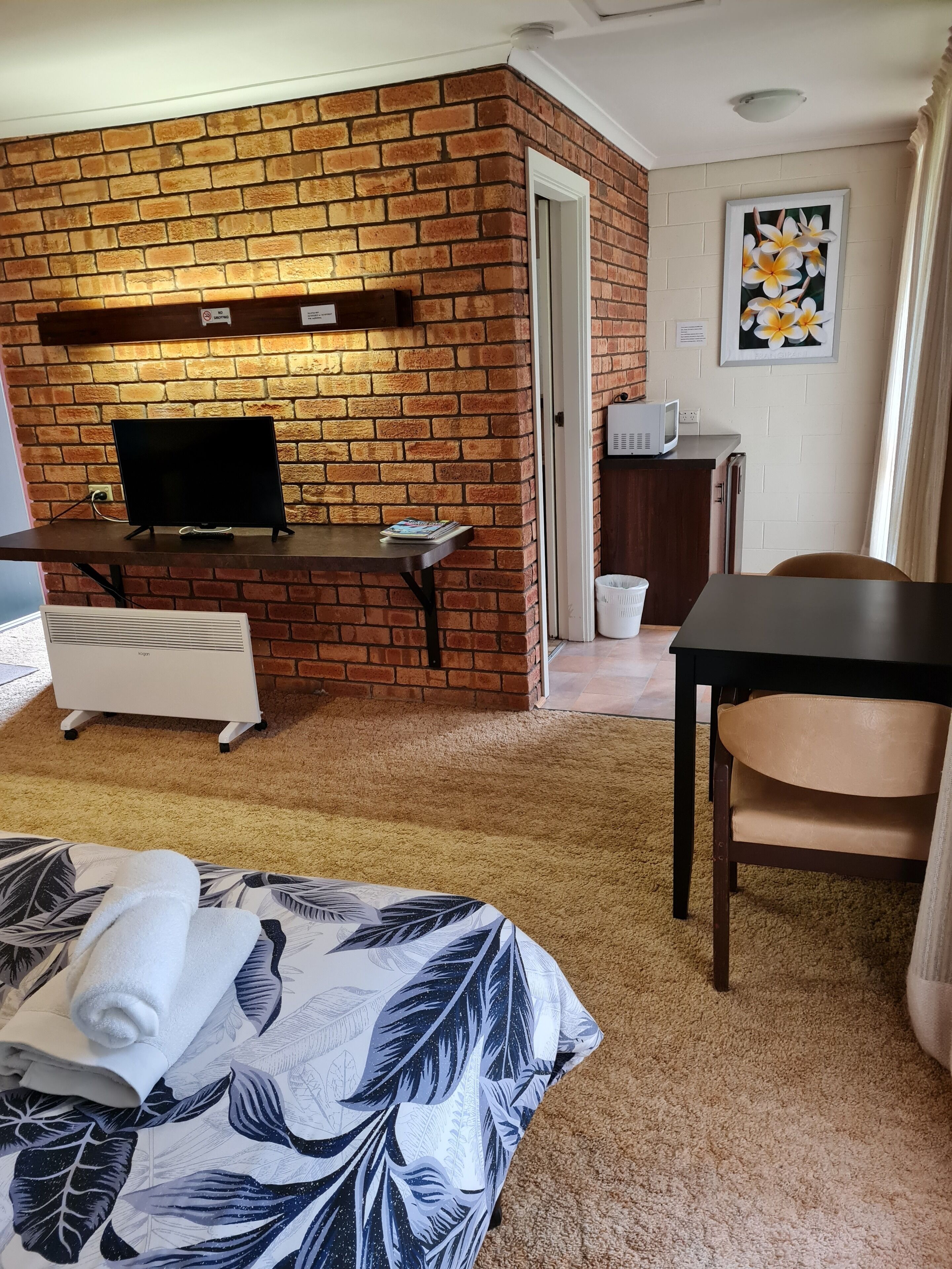 Chambre Standard, baignoire à jets | Mini-bar avec articles gratuits, bureau