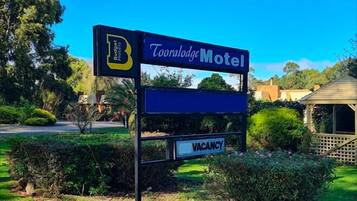 Façana frontal de l'allotjament