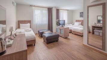 Superior Suite, 1 Bedroom | 1 bedroom, Egyptian cotton sheets, premium bedding, minibar