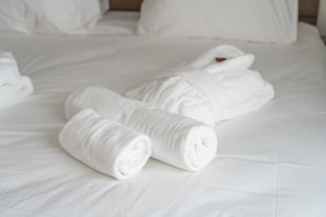 1 bedroom, Egyptian cotton sheets, premium bedding, minibar