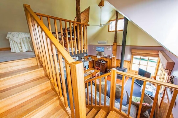 The Pines Seaview Cottage | Living area