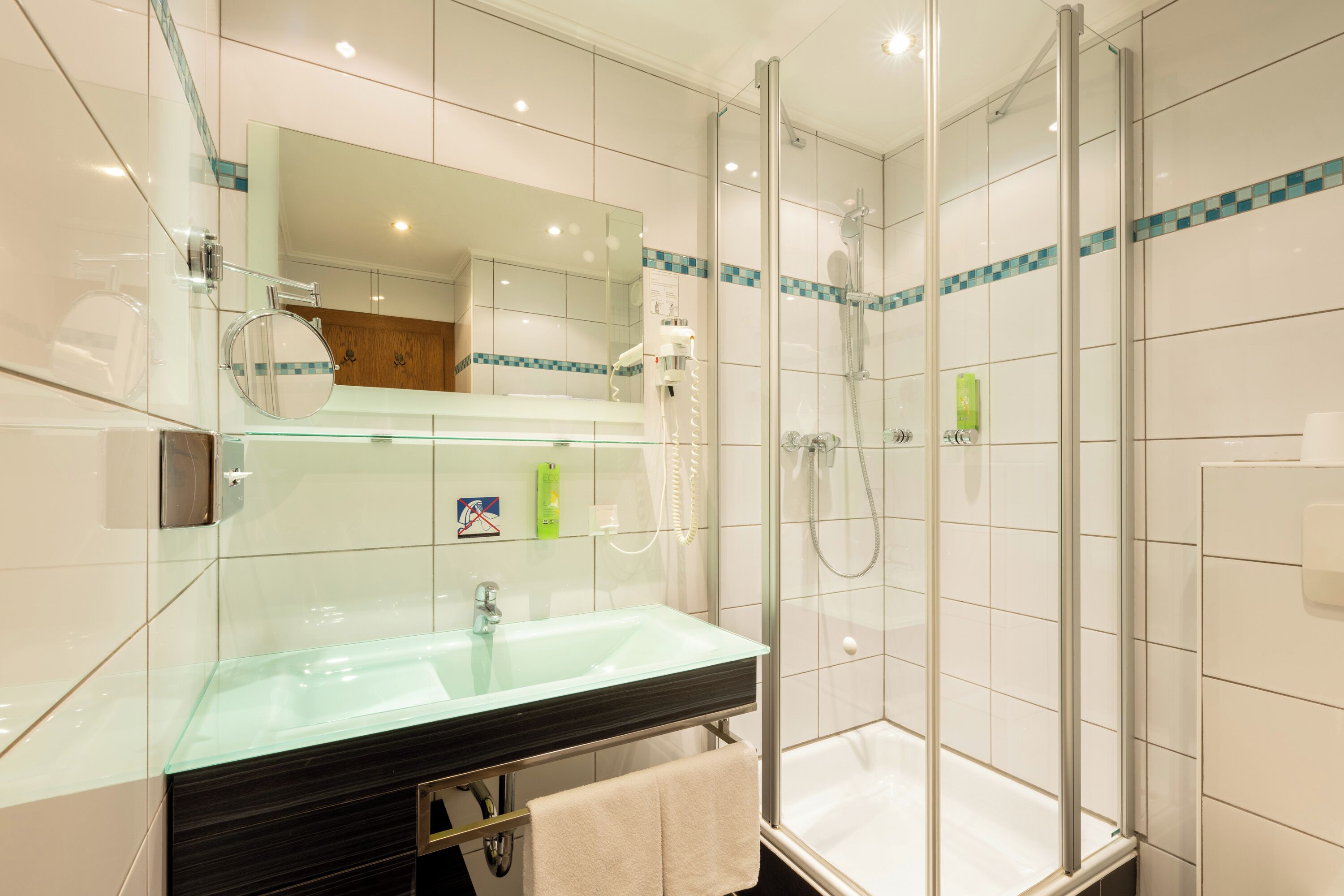 double room, mountain view | bathroom | deep-soaking bathtub, free toiletries, hair dryer, bathrobes