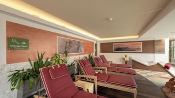 Sauna, steam room, 1 treatment room, massages