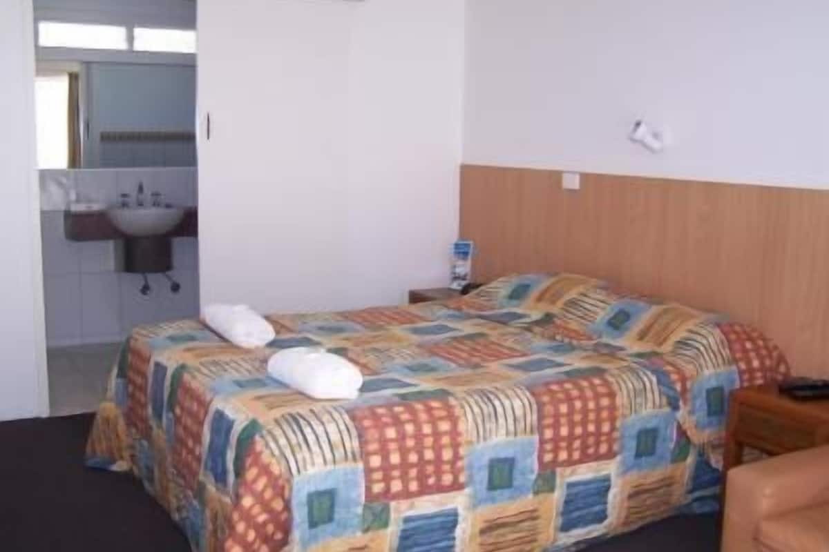 Luxe beddengoed, een bureau, gratis wifi
