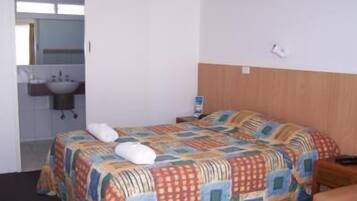 Biancheria da letto di alta qualità, una scrivania, Wi-Fi gratuito