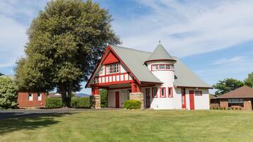 House, 3 Bedrooms (Two Storey)