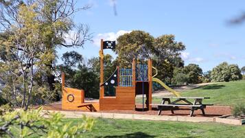 Children’s play area – outdoor