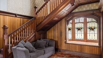 House (Two Storey) | Bed sheets