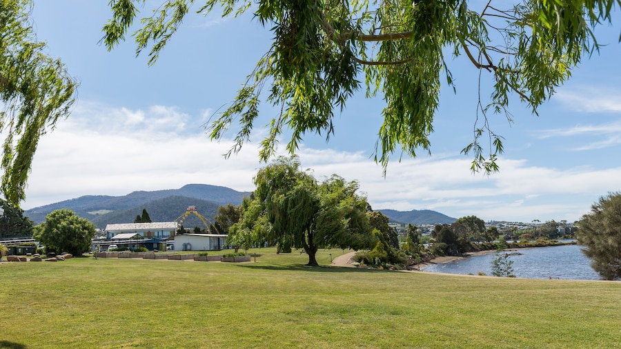 Riverfront Motel & Restaurant