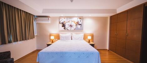 Minibar, in-room safe, individually decorated, desk