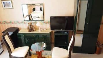 Twin Room, Non Smoking | Room amenity