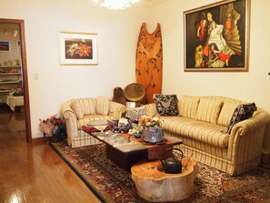 Lobby sitting area - Petit Hotel Corinthian (Rebun)