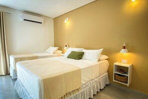 Deluxe Quadruple Room (Bromélias) | Air conditioning