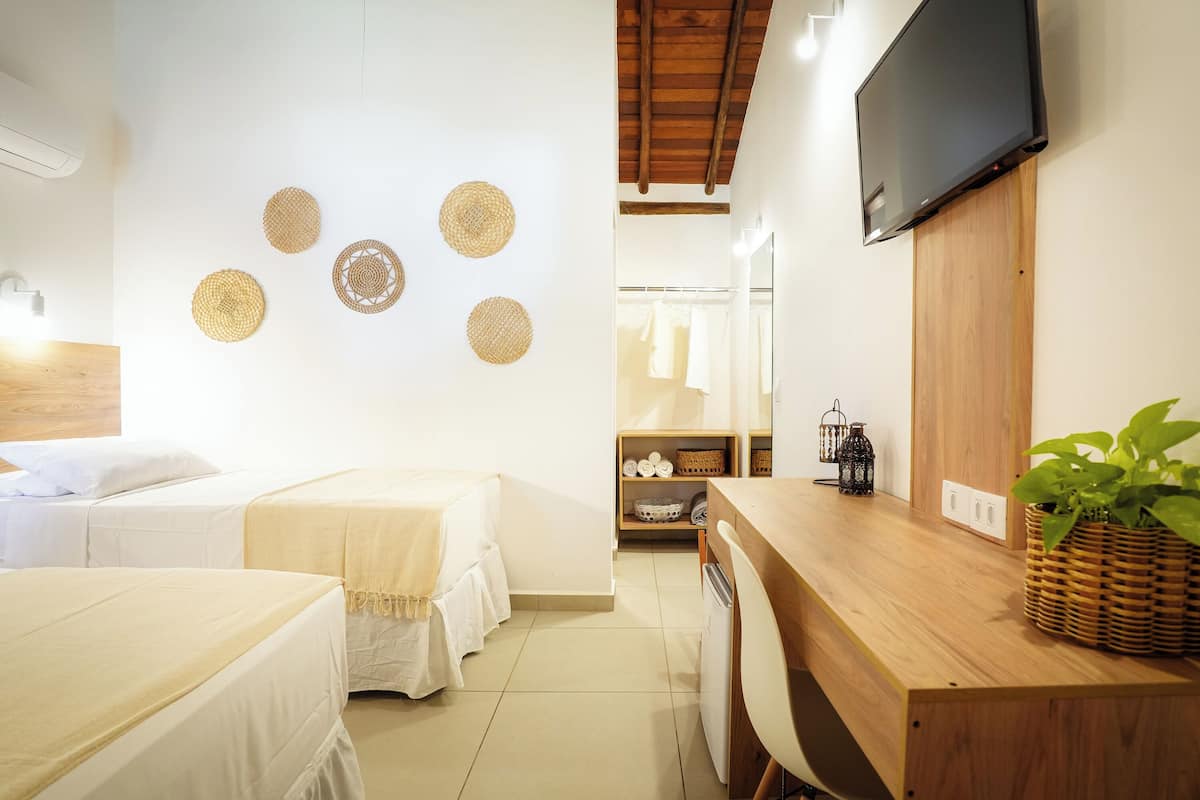 Deluxe Room (Bromélias) | 1 bedroom, minibar, in-room safe, soundproofing