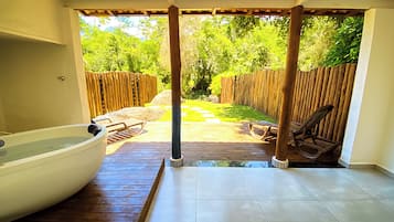 Habitación exclusiva (Bromélias) | Patio hawaiano