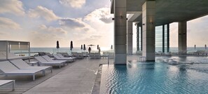 Outdoor pool, free cabanas, pool umbrellas - Royal Beach Tel Aviv by Isrotel exclusive (Tel Aviv)