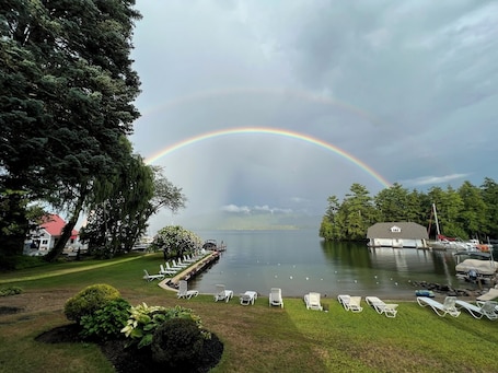 Piscina externa. The Villas on Lake George