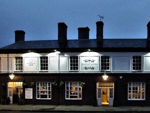 Exterior - The Station Hotel (Ipswich)