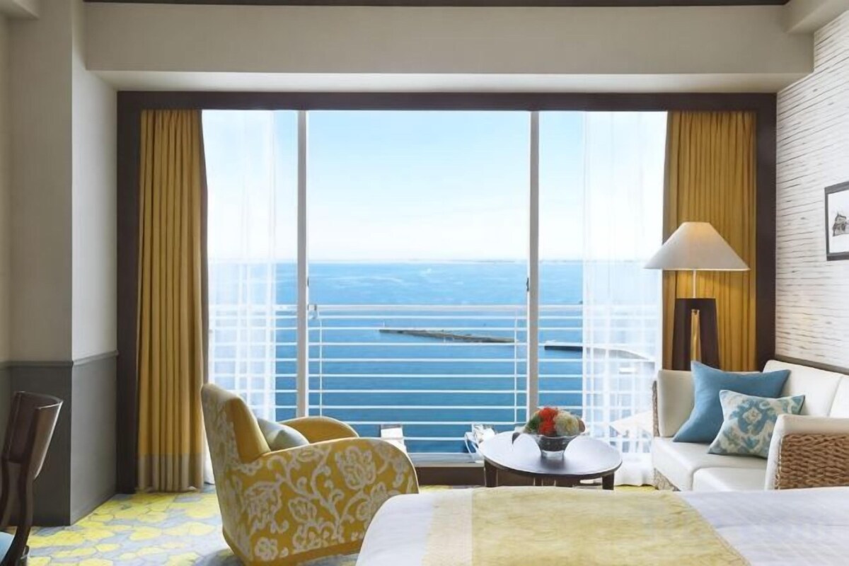 Deluxe Floor Lumina Twin Room