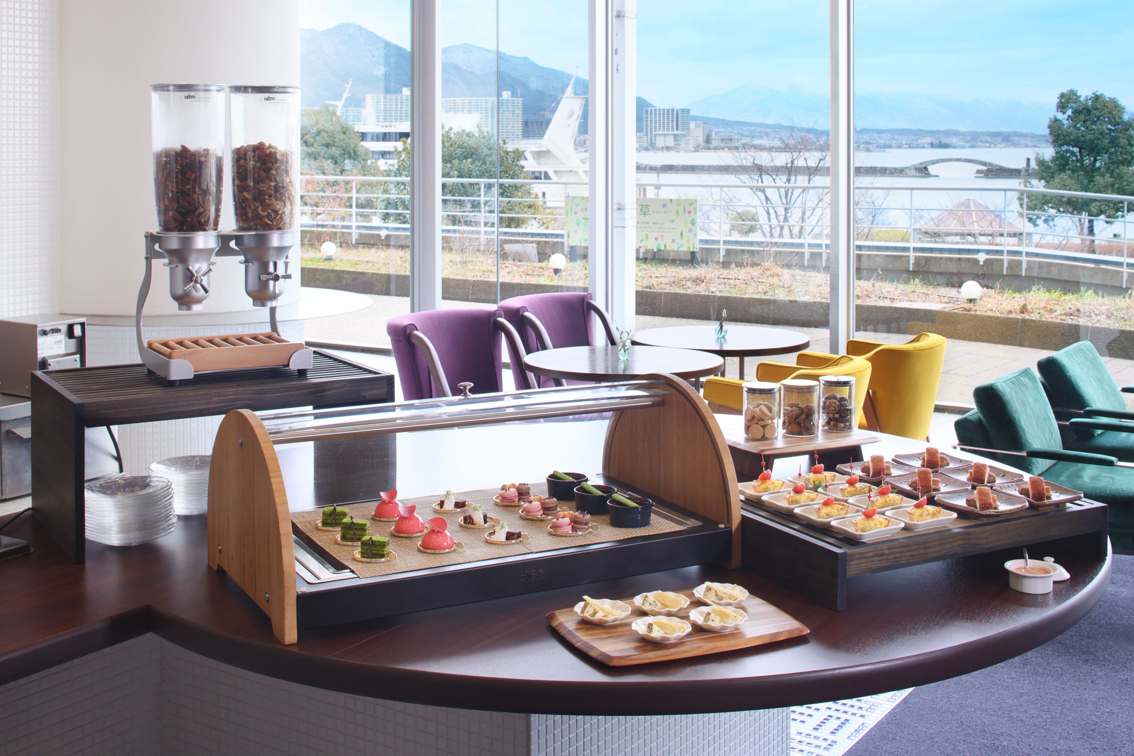 premium luxury twin room vista with lounge access [adult-only], non-smoking | executive lounge