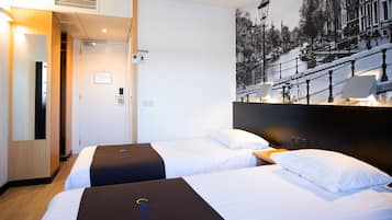 Deluxe Room, 2 Single Beds | In-room safe, desk, iron/ironing board, free cots/infant beds