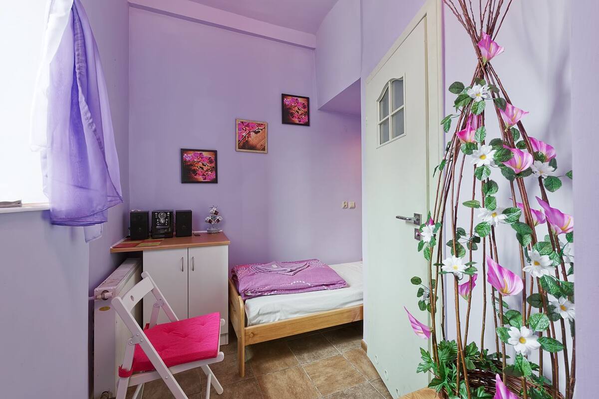 Single Room | Egyptian cotton sheets, hypo-allergenic bedding, pillow-top beds