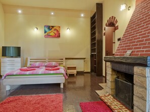 Comfort studio, 1 tweepersoonsbed met slaapbank, privébadkamer, uitzicht op de stad | Lakens van Egyptisch katoen, hypoallergeen beddengoed, pillowtop-bedden